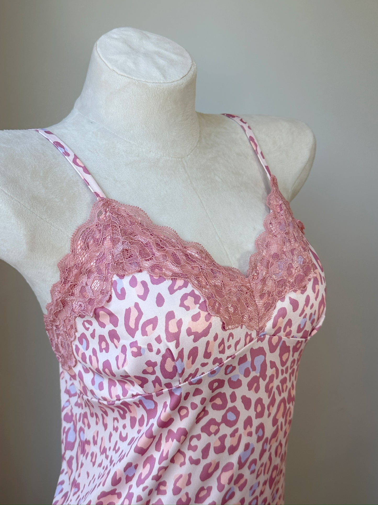 Lace-Trim Ice Silk – Blush Leopard