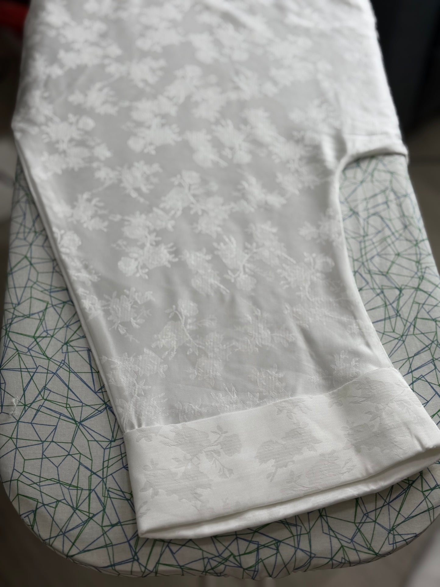 Satin Jacquard Pajama Set – Moonlight Veil